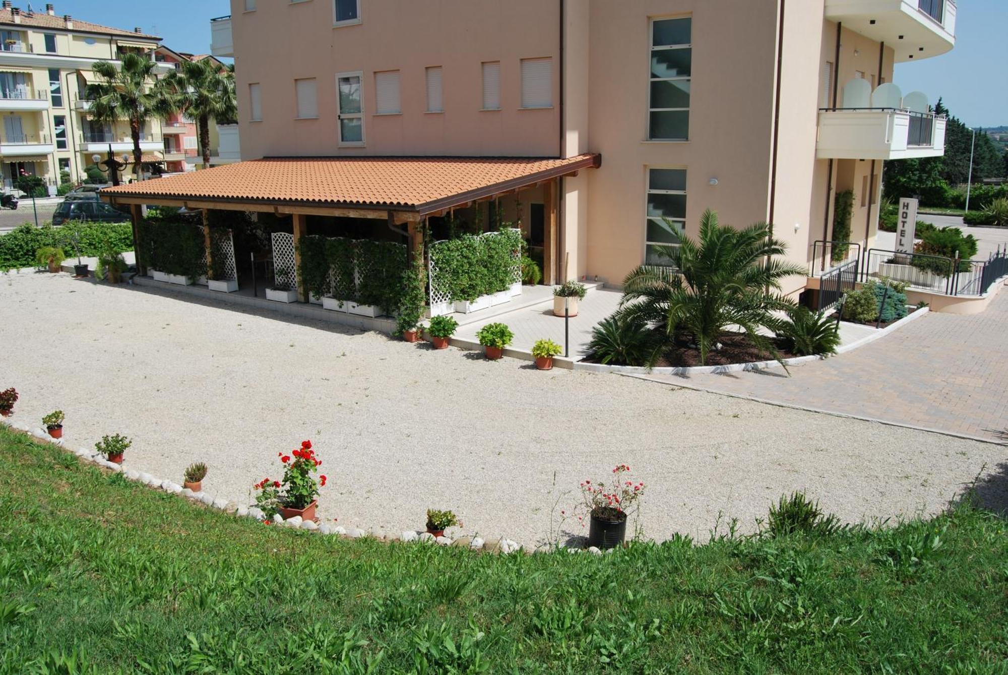 Eu Ropa Hotel Nereto Luaran gambar