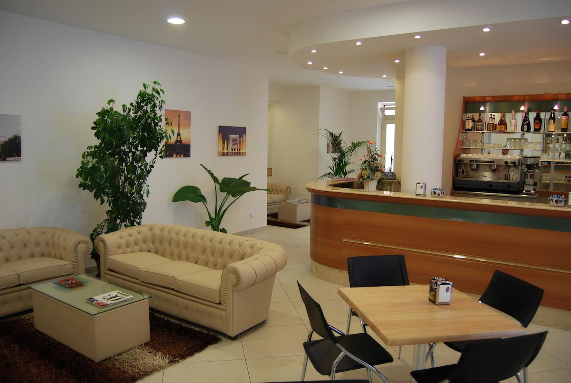 Eu Ropa Hotel Nereto Luaran gambar