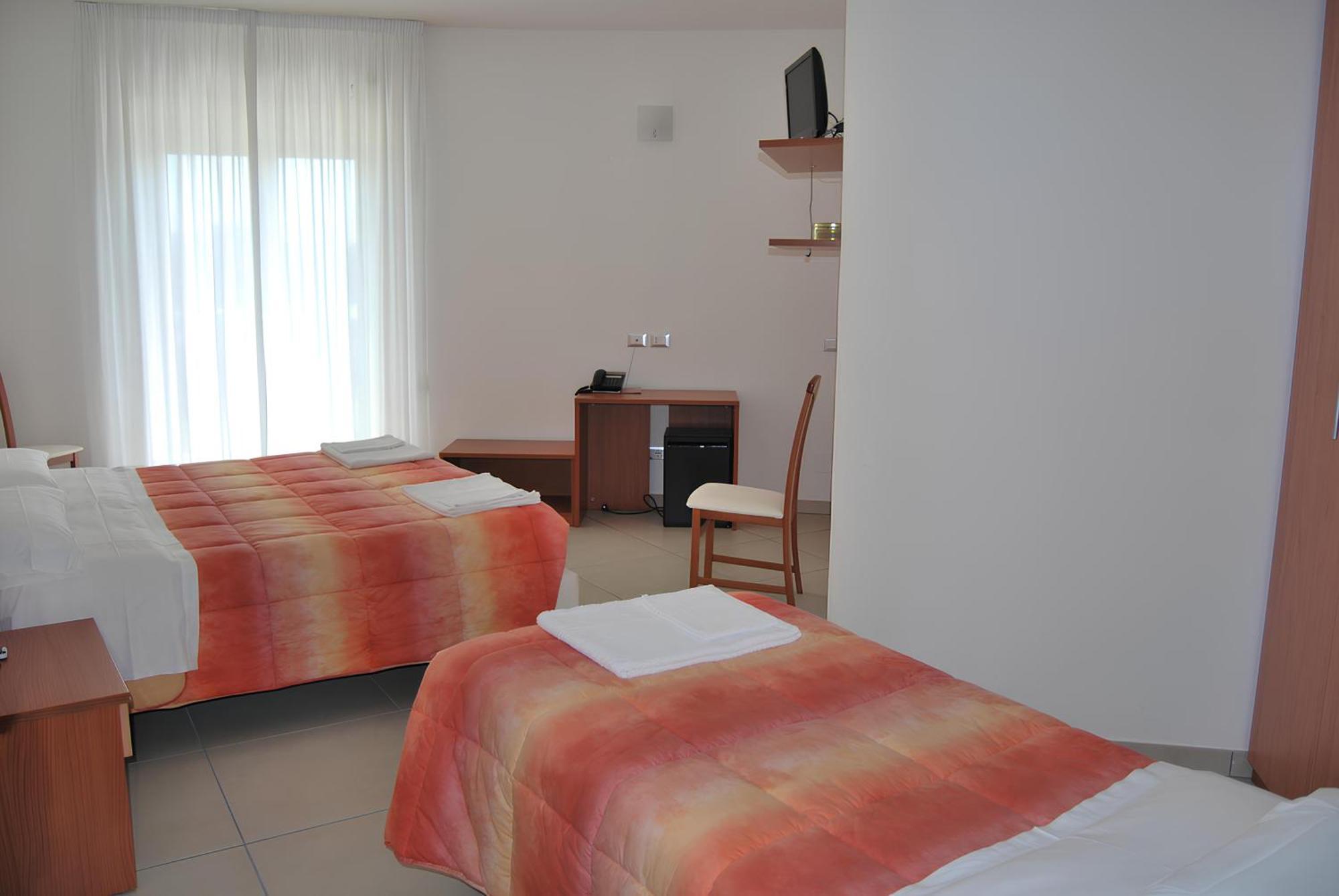Eu Ropa Hotel Nereto Luaran gambar